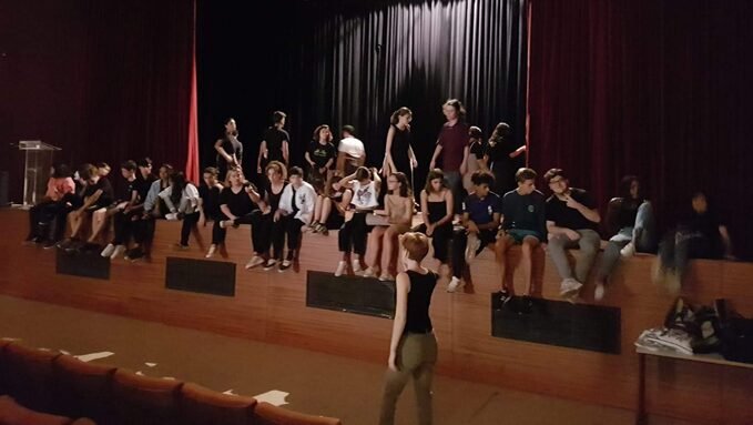 La troupe au complet sur scène